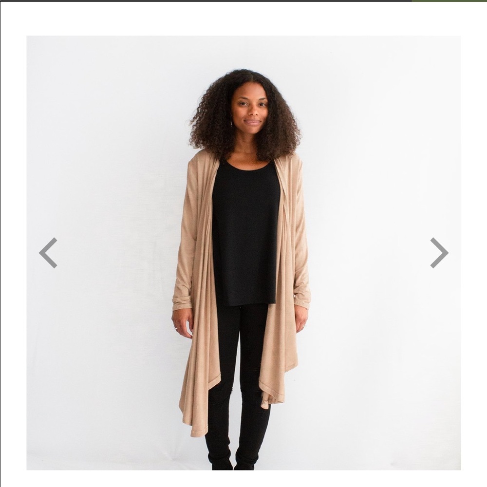 Encircled Everyday Twist Top — XS, Camel
